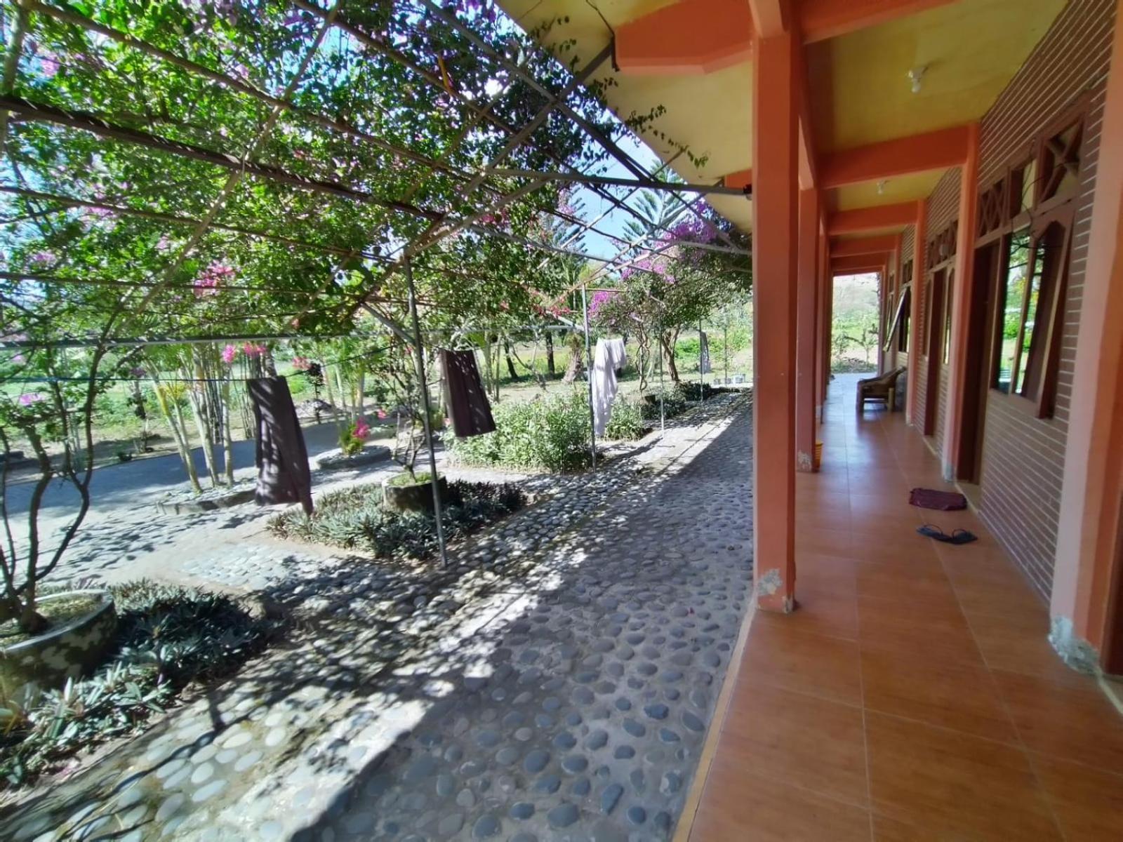 Supersuck Hotel Maluk Ngoại thất bức ảnh